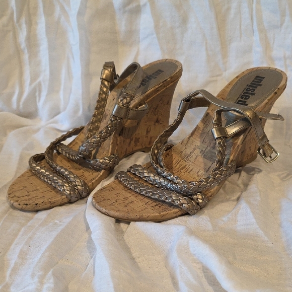 (J36) Unlisted Gold Wedge Sandals with Braided Straps - Picture 3 of 5
